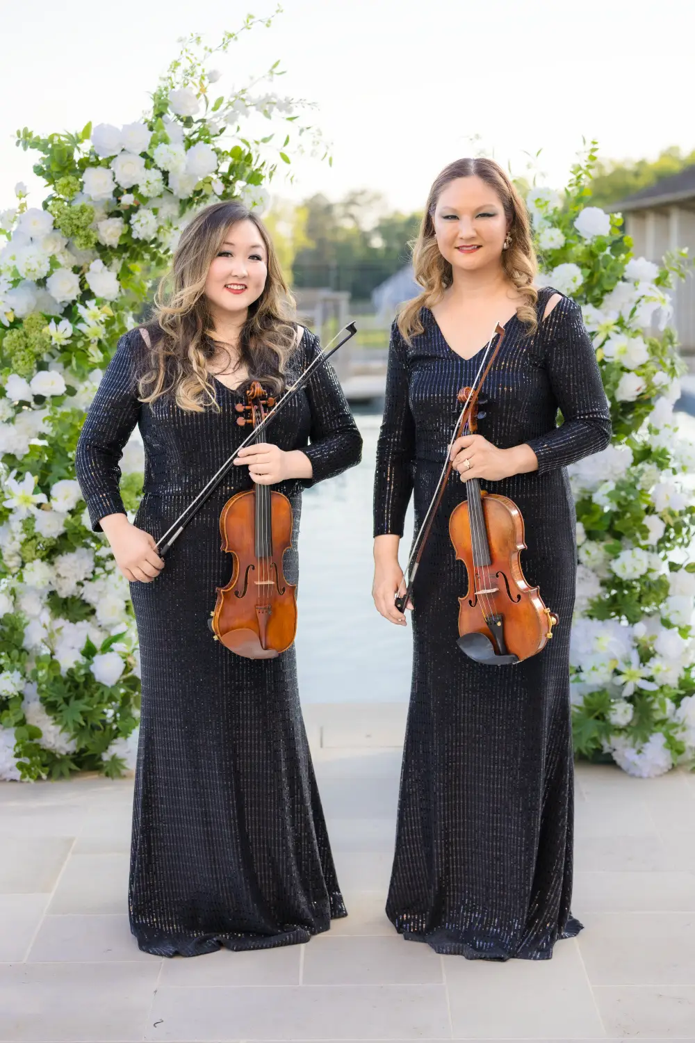 The Bows & Roses violin duo